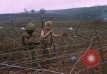 Standbild US-Marines in Khe Sanh Vietnam Khe Sanh, 1968, aus Sekunde 33 historischem Filmmaterial Videoclip 65675022561