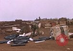 Standbild US-Marines in Khe Sanh Vietnam Khe Sanh, 1968, aus Sekunde 46 historischem Filmmaterial Videoclip 65675022561