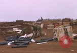 Standbild US-Marines in Khe Sanh Vietnam Khe Sanh, 1968, aus Sekunde 48 historischem Filmmaterial Videoclip 65675022561