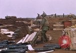 Standbild US-Marines in Khe Sanh Vietnam Khe Sanh, 1968, aus Sekunde 55 historischem Filmmaterial Videoclip 65675022561