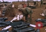 Standbild US-Marines in Khe Sanh Vietnam Khe Sanh, 1968, aus Sekunde 58 historischem Filmmaterial Videoclip 65675022561