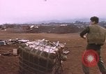Standbild United States Marine Vietnam Khe Sanh, 1968, aus Sekunde 3 historischem Filmmaterial Videoclip 65675022562