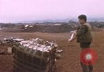 Standbild United States Marine Vietnam Khe Sanh, 1968, aus Sekunde 11 historischem Filmmaterial Videoclip 65675022562