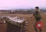 Standbild United States Marine Vietnam Khe Sanh, 1968, aus Sekunde 13 historischem Filmmaterial Videoclip 65675022562