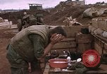 Standbild United States Marine Vietnam Khe Sanh, 1968, aus Sekunde 19 historischem Filmmaterial Videoclip 65675022562