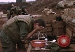 Standbild United States Marine Vietnam Khe Sanh, 1968, aus Sekunde 24 historischem Filmmaterial Videoclip 65675022562