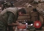 Standbild United States Marine Vietnam Khe Sanh, 1968, aus Sekunde 29 historischem Filmmaterial Videoclip 65675022562