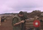 Standbild United States Marine Vietnam Khe Sanh, 1968, aus Sekunde 46 historischem Filmmaterial Videoclip 65675022562