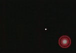 Standbild Flares Vietnam Khe Sanh, 1968, aus Sekunde 6 historischem Filmmaterial Videoclip 65675022563