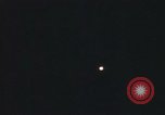 Standbild Flares Vietnam Khe Sanh, 1968, aus Sekunde 21 historischem Filmmaterial Videoclip 65675022563