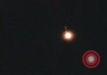 Standbild Flares Vietnam Khe Sanh, 1968, aus Sekunde 40 historischem Filmmaterial Videoclip 65675022563