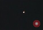 Standbild Flares Vietnam Khe Sanh, 1968, aus Sekunde 47 historischem Filmmaterial Videoclip 65675022563