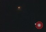 Standbild Flares Vietnam Khe Sanh, 1968, aus Sekunde 58 historischem Filmmaterial Videoclip 65675022563