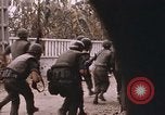 Standbild Vietcong Angriffe Saigon Vietnam, 1968, aus Sekunde 22 historischem Filmmaterial Videoclip 65675022565