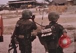 Standbild Viet Cong Angriffe Saigon Vietnam, 1968, aus Sekunde 13 historischem Filmmaterial Videoclip 65675022566
