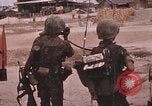 Standbild Viet Cong Angriffe Saigon Vietnam, 1968, aus Sekunde 14 historischem Filmmaterial Videoclip 65675022566