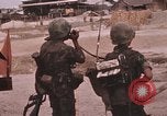 Standbild Viet Cong Angriffe Saigon Vietnam, 1968, aus Sekunde 18 historischem Filmmaterial Videoclip 65675022566