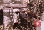 Standbild Vietcong Angriff Saigon Vietnam, 1968, aus Sekunde 35 historischem Filmmaterial Videoclip 65675022568