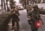 Standbild Vietcong Angriff Saigon Vietnam, 1968, aus Sekunde 46 historischem Filmmaterial Videoclip 65675022569