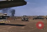 Standbild Vereinigten Staaten Marines Corps Khe Sanh Vietnam, 1968, aus Sekunde 50 historischem Filmmaterial Videoclip 65675022597