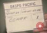 Immagine di Controlli di infermiere soldati feriti Il Vietnam, 1969, secondo 19 filmato di repertorio 65675022606