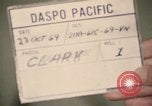Immagine di Controlli di infermiere soldati feriti Il Vietnam, 1969, secondo 21 filmato di repertorio 65675022606