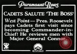 Immagine di Presidente e signora Roosevelt visitando US Academ militare West Point New York USA, 1934, secondo 1 filmato di repertorio 65675022615