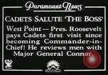 Immagine di Presidente e signora Roosevelt visitando US Academ militare West Point New York USA, 1934, secondo 6 filmato di repertorio 65675022615