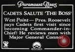 Immagine di Presidente e signora Roosevelt visitando US Academ militare West Point New York USA, 1934, secondo 8 filmato di repertorio 65675022615