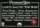 Immagine di Presidente e signora Roosevelt visitando US Academ militare West Point New York USA, 1934, secondo 12 filmato di repertorio 65675022615