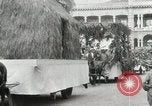 Immagine di Sfilata in Hawaii Hawaii USA, 1916, secondo 55 filmato di repertorio 65675022619