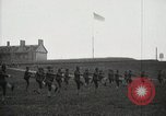 Image des soldats de l'armée des États-Unis exercice pendant la formation United States USA, 1916, de la seconde 18 séquences d'archives historiques vidéo 65675022628