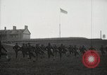 Image des soldats de l'armée des États-Unis exercice pendant la formation United States USA, 1916, de la seconde 19 séquences d'archives historiques vidéo 65675022628