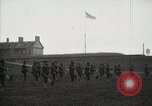 Image des soldats de l'armée des États-Unis exercice pendant la formation United States USA, 1916, de la seconde 20 séquences d'archives historiques vidéo 65675022628