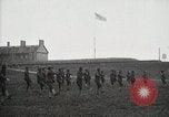 Image des soldats de l'armée des États-Unis exercice pendant la formation United States USA, 1916, de la seconde 22 séquences d'archives historiques vidéo 65675022628