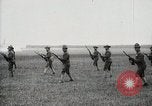 Image baïonnette exercice par les soldats de l'Armée américaine United States USA, 1916, de la seconde 5 séquences d'archives historiques vidéo 65675022629