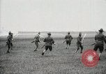 Image baïonnette exercice par les soldats de l'Armée américaine United States USA, 1916, de la seconde 7 séquences d'archives historiques vidéo 65675022629