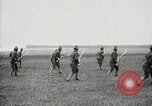 Image baïonnette exercice par les soldats de l'Armée américaine United States USA, 1916, de la seconde 9 séquences d'archives historiques vidéo 65675022629