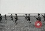 Image baïonnette exercice par les soldats de l'Armée américaine United States USA, 1916, de la seconde 11 séquences d'archives historiques vidéo 65675022629