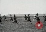Image baïonnette exercice par les soldats de l'Armée américaine United States USA, 1916, de la seconde 13 séquences d'archives historiques vidéo 65675022629