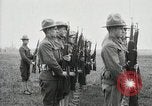 Standbild US Army Soldaten Handbuch der Arme Training United States USA, 1916, aus Sekunde 17 historischem Filmmaterial Videoclip 65675022631