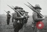 Standbild US Army Soldaten Handbuch der Arme Training United States USA, 1916, aus Sekunde 19 historischem Filmmaterial Videoclip 65675022631