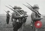 Standbild US Army Soldaten Handbuch der Arme Training United States USA, 1916, aus Sekunde 25 historischem Filmmaterial Videoclip 65675022631