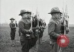 Standbild US Army Soldaten Handbuch der Arme Training United States USA, 1916, aus Sekunde 26 historischem Filmmaterial Videoclip 65675022631