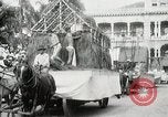 Standbild Historische Parade Hawaii USA, 1916, aus Sekunde 31 historischem Filmmaterial Videoclip 65675022635