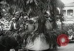 Standbild Historische Parade Hawaii USA, 1916, aus Sekunde 62 historischem Filmmaterial Videoclip 65675022635
