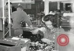 Standbild Hawaiian Männer und Frau Hawaii USA, 1944, aus Sekunde 4 historischem Filmmaterial Videoclip 65675022637