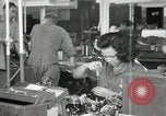 Standbild Hawaiian Männer und Frau Hawaii USA, 1944, aus Sekunde 6 historischem Filmmaterial Videoclip 65675022637