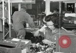Standbild Hawaiian Männer und Frau Hawaii USA, 1944, aus Sekunde 8 historischem Filmmaterial Videoclip 65675022637