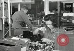 Standbild Hawaiian Männer und Frau Hawaii USA, 1944, aus Sekunde 9 historischem Filmmaterial Videoclip 65675022637